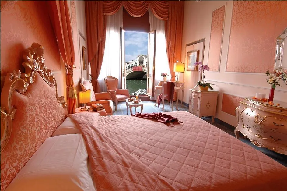 Hotel Rialto Venetië 4*,