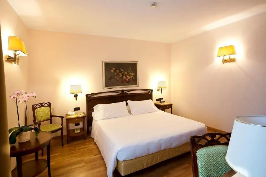 Hotel Rialto Venetië 4*,