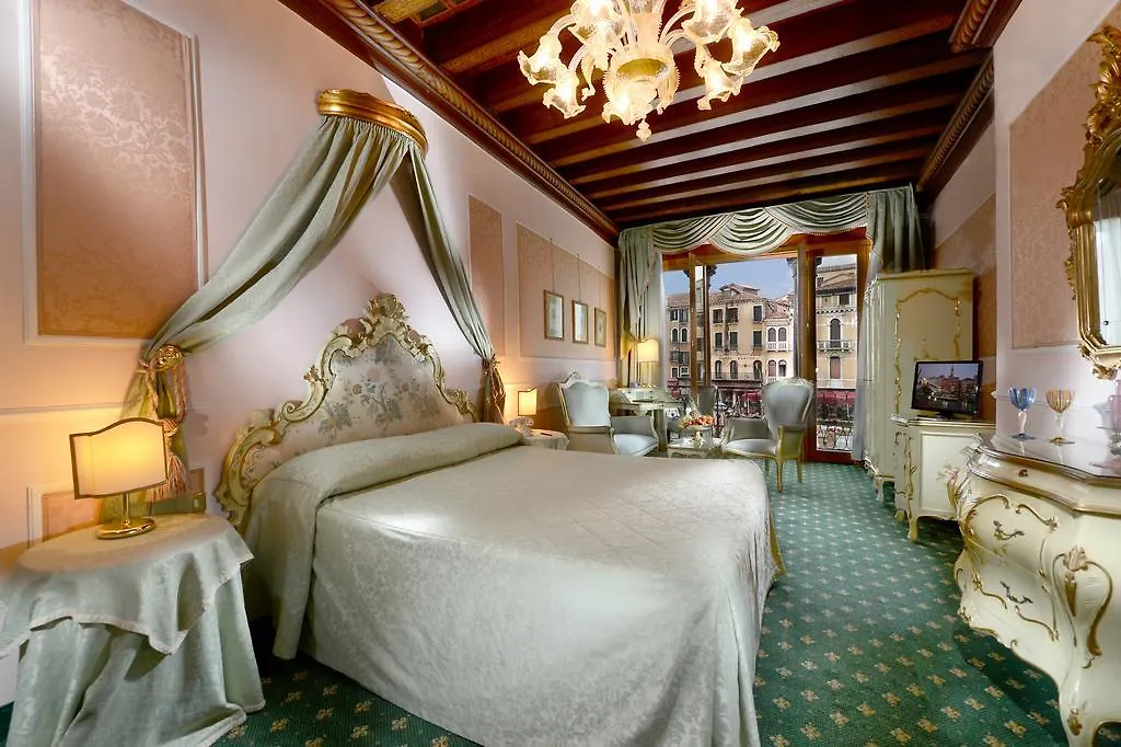 Hotel Rialto Venetië 4*,