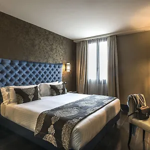 4* Hotel Times