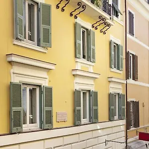 *** Konukevi Garibaldi Piazza Di Spagna İtalya