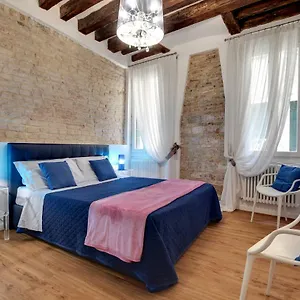 Charming Castello Apartments By Wonderful Italy Βενετία