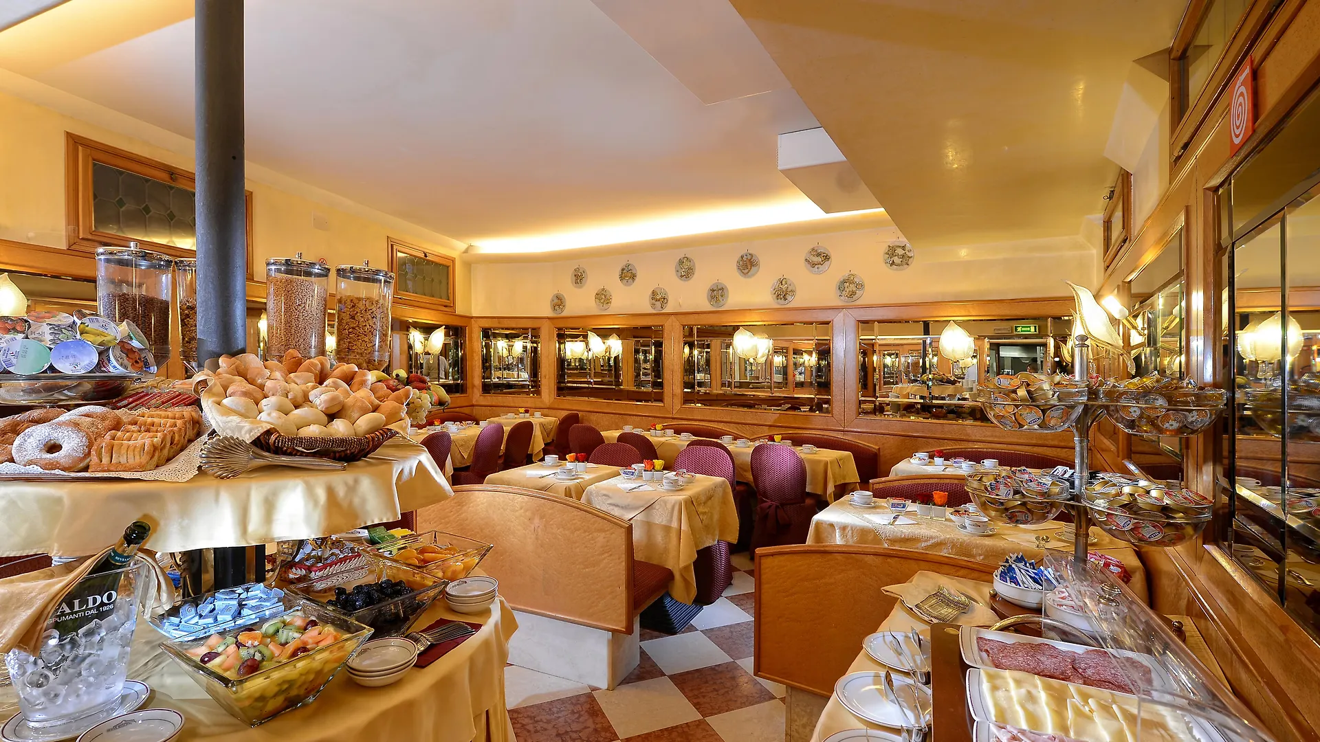 Hotel Rialto Venedig