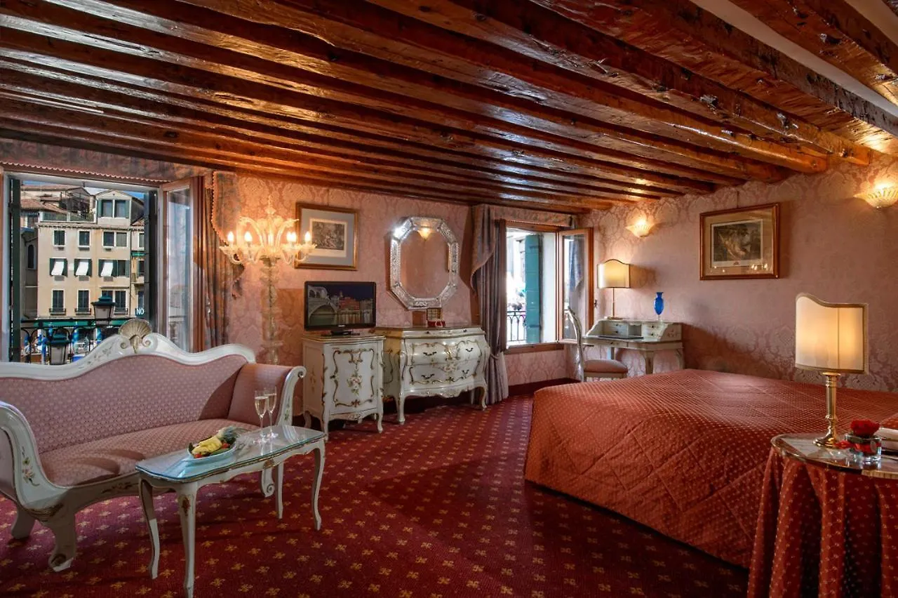 Hotel Rialto Venedig 4*,
