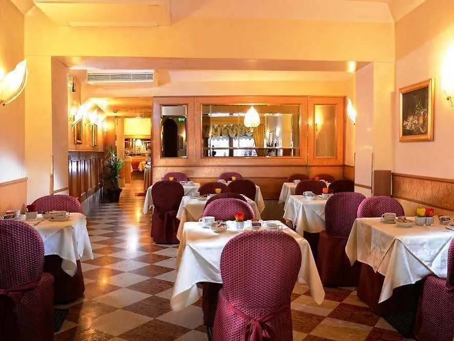 ****  Hotel Rialto Venedig Italien